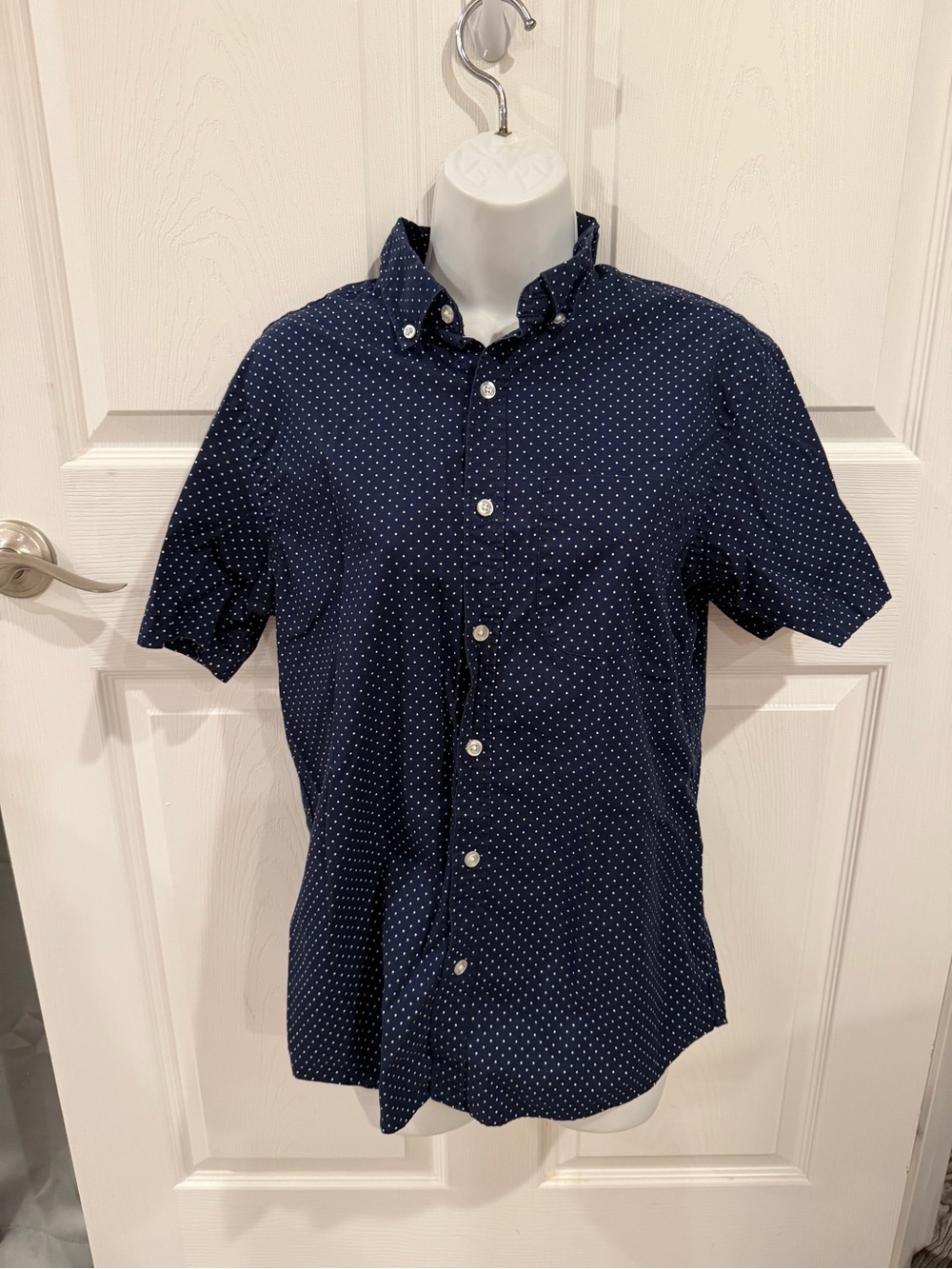 Old Navy Navy Short-Sleeve Button-Down with White Microdots